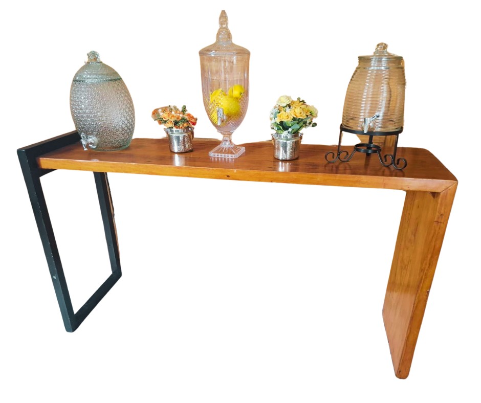 Aparador Madeira com Pés de Ferro