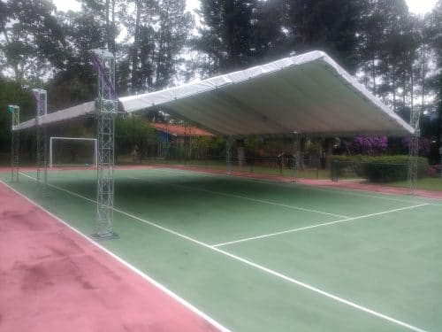 Locação de Tenda Box Truss Modelo Duas Águas com medidas de 11m x 11m