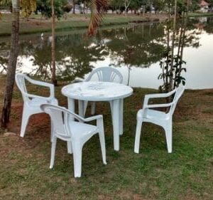 Locação de Cadeira Poltrona de Plástico Branco