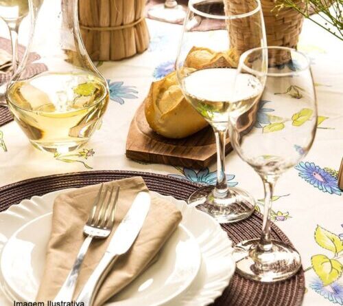 Taça de vidro indicada para água e vinho tinto, as taças da linha Barone contam com trasnparência, elegância e design arrojado para conquistar os públicos