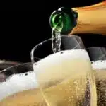 tacas-de-champanhe-e-vinhos-espumantes-para-eventos