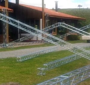 Montagem de tendas, estruturas e coberturas para eventos