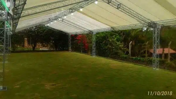 Locacao de tenda medida 7x15 metros