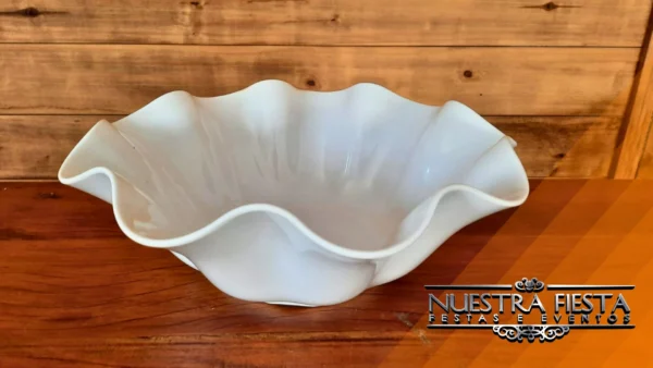 Aluguel de saladeira Flower 4 litros elegante para eventos pela Nuestra Fiesta.