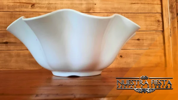 Locação de saladeiras Flower elegantes para eventos pela Nuestra Fiesta.