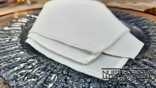Locação de guardanapo de tecido branco para eventos pela Nuestra Fiesta.