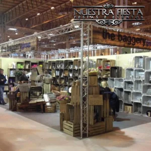 Estrutura de treliças Box Truss montada pela Nuestra Fiesta para evento corporativo.